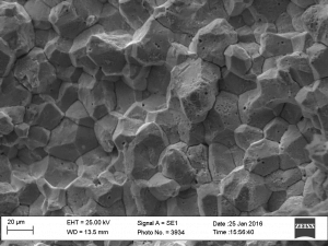 Fracture surface of bolt showing intergrnular fracture on R-TECH’s Zeiss SEM.